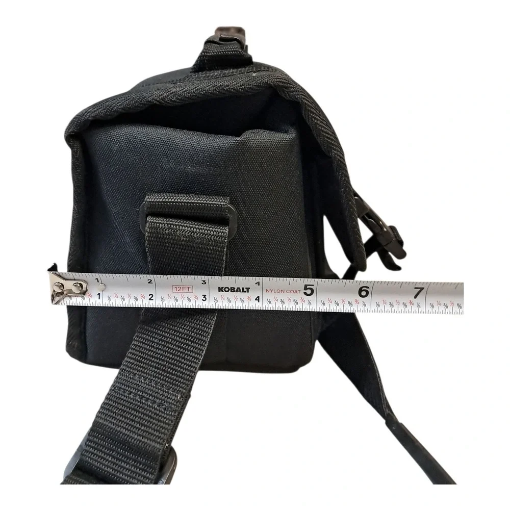 Canon Camera Travel Shoulder Bag W shoulder Strap Several Pockets 9x7x6 NICE!